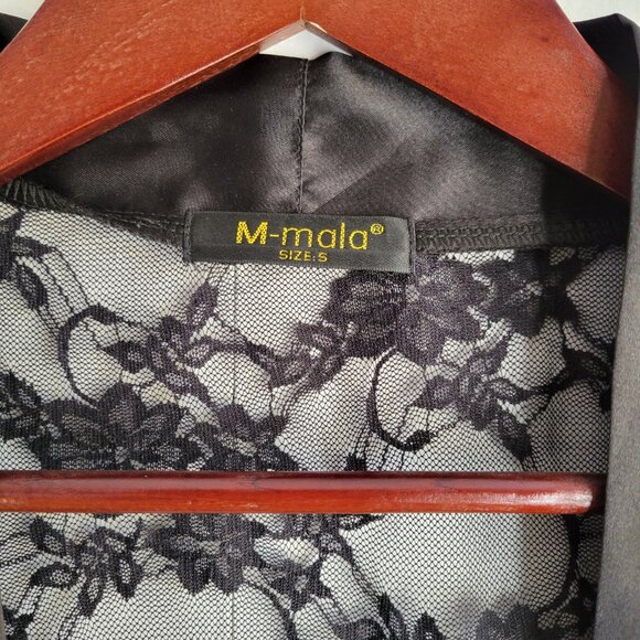 Satin and lace kimono robe - Picture 3 of 7